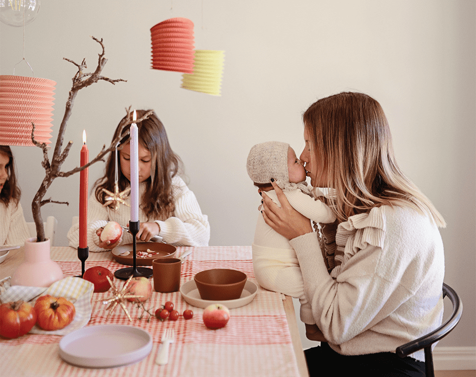 צלחת סיליקון ואקום קלאסית Blush