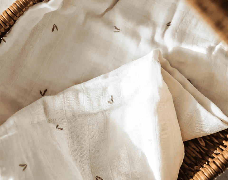 זוג חיתולי במבוק לבן- פיצפוצי עלים