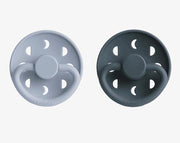 זוג מוצצים MOON- Powder Blue/ Slate
