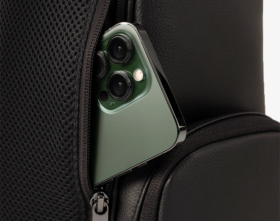 תיק החתלה שחור/ Caviar