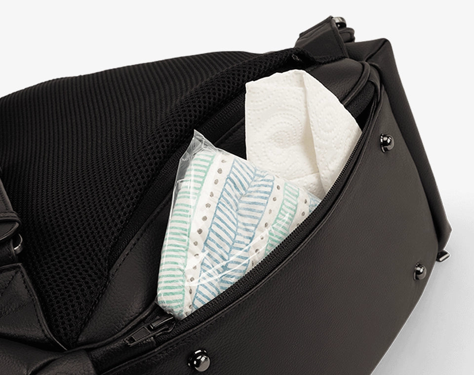 תיק החתלה שחור/ Caviar