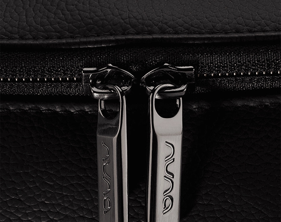 תיק החתלה שחור/ Caviar