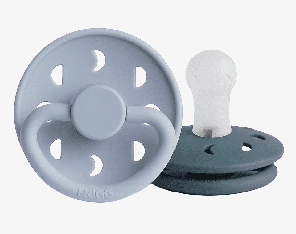 זוג מוצצים MOON- Powder Blue/ Slate