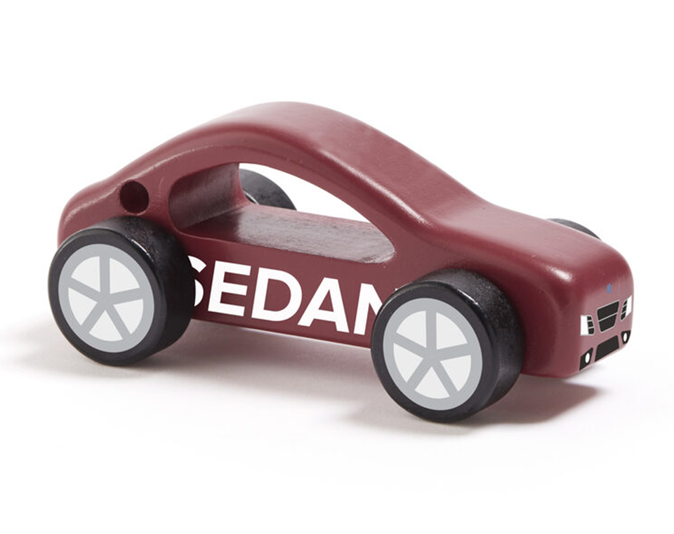 מכונית סדאן AIDEN