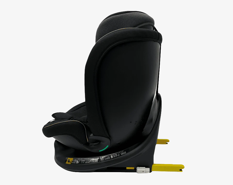 כיסא בטיחות מסתובב I-SIZE דגם C018 - שחור- אפור במצב ישיבה זקופה
