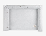 משטח החתלה עם נחשוש מלאנז׳