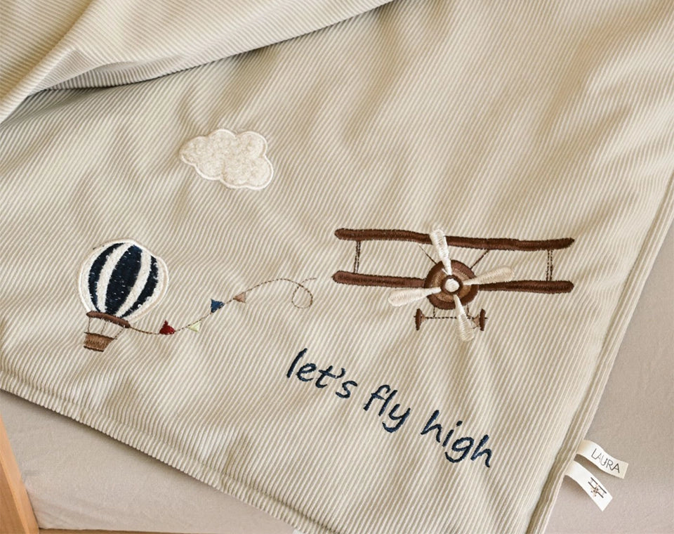 סט מצעים לעריסה עם נחשוש קלוע קורדורוי Fly high