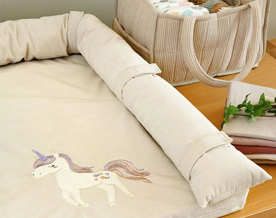 משטח החתלה קורדורוי Unicorn