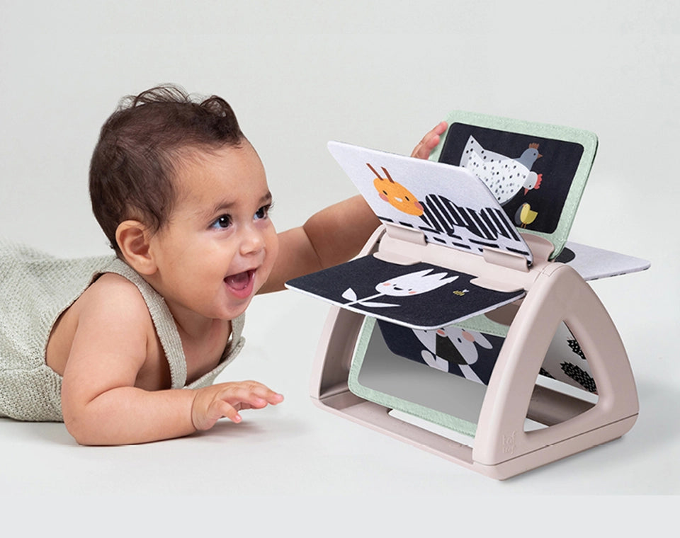 ספר שחור לבן מסתובב