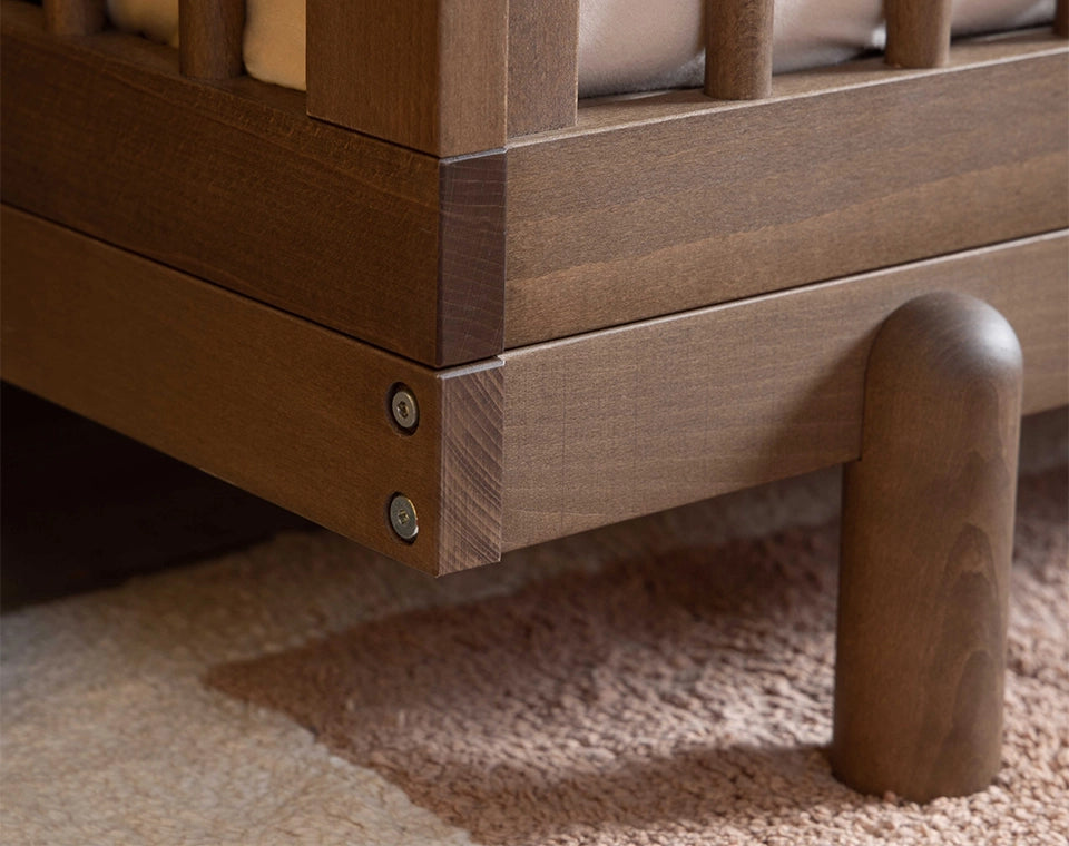 מיטת תינוק רוז אגוז