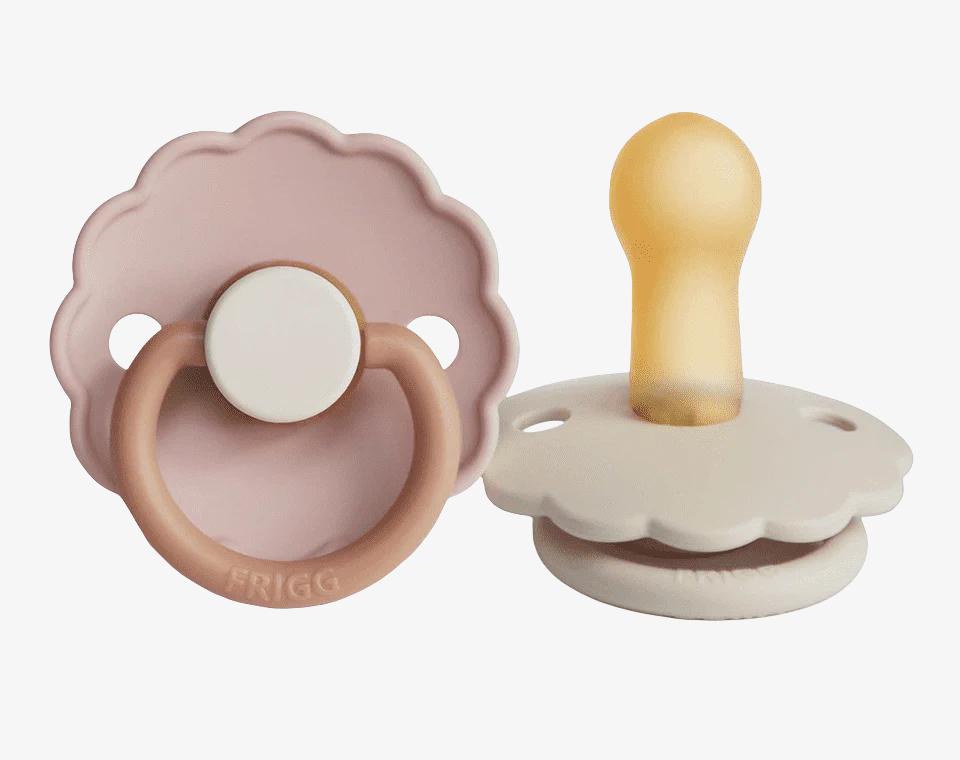 זוג מוצצי גומי DAISY- מידה 2 (6-18)