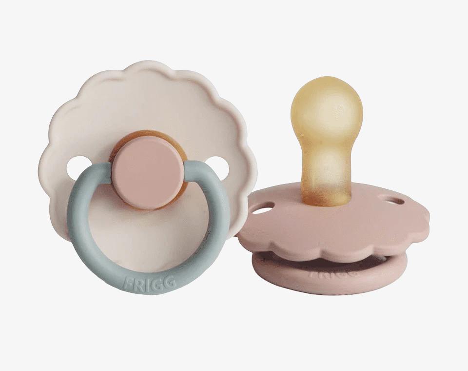 זוג מוצצי גומי DAISY- מידה 2 (6-18)