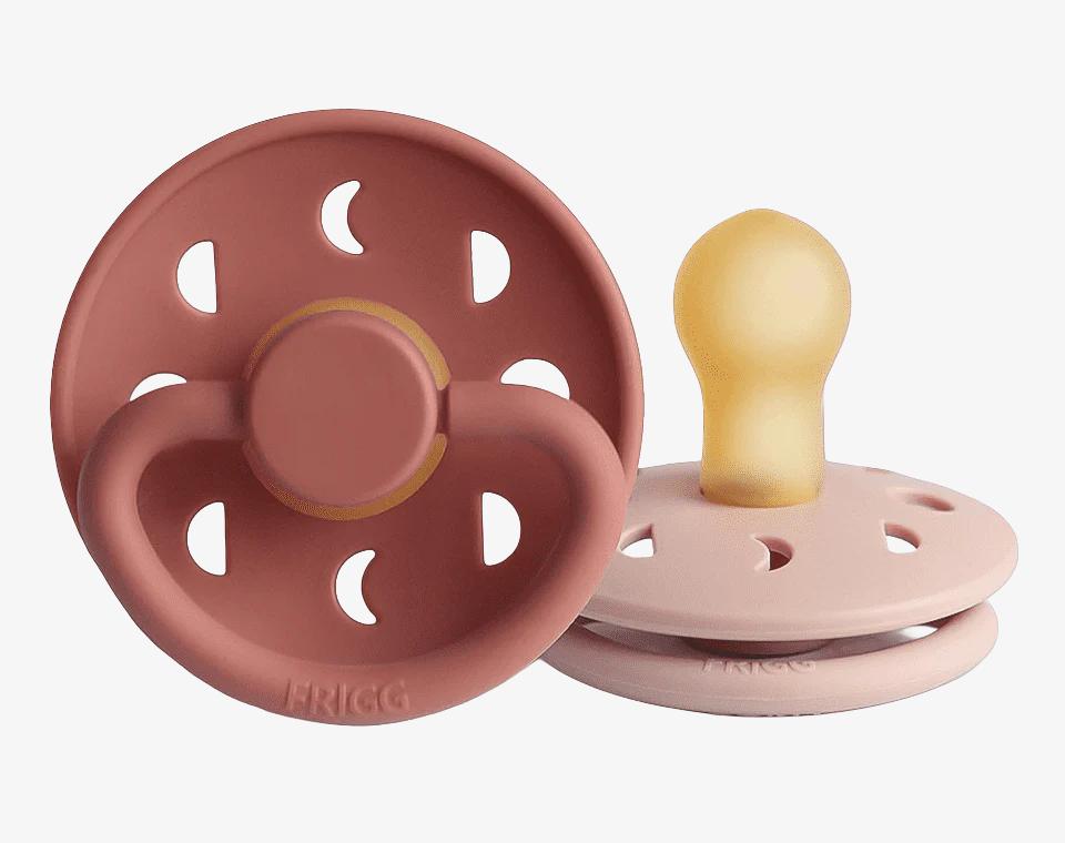 זוג מוצצי גומי MOON- מידה 2 (6-18)